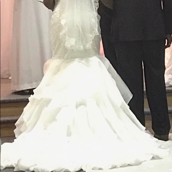 Alfred Angelo original wedding dress - Picture 2 of 3